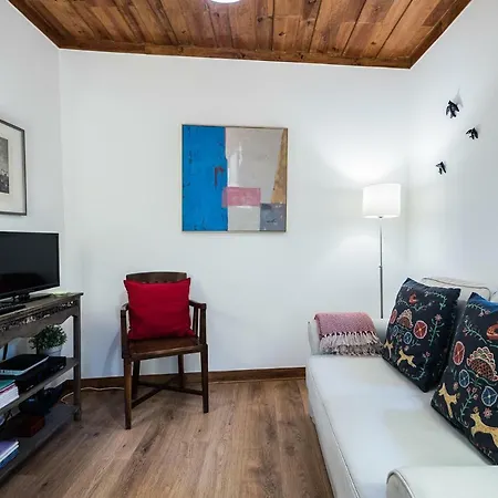 Santos Typical And Cosy * 리스본
