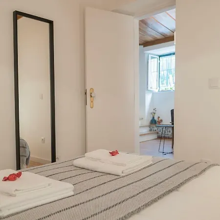 Santos Typical And Cosy * 리스본